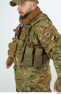 Luis Donovan Soldier Pose A rifle cartridge upper body 0001.jpg